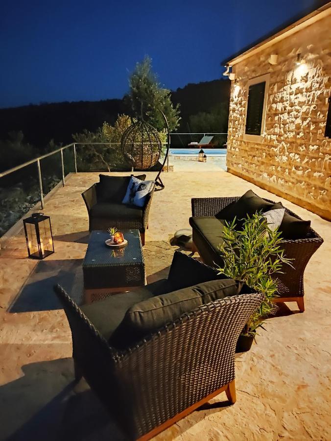 Secluded Holiday Home Heritage Postira Εξωτερικό φωτογραφία