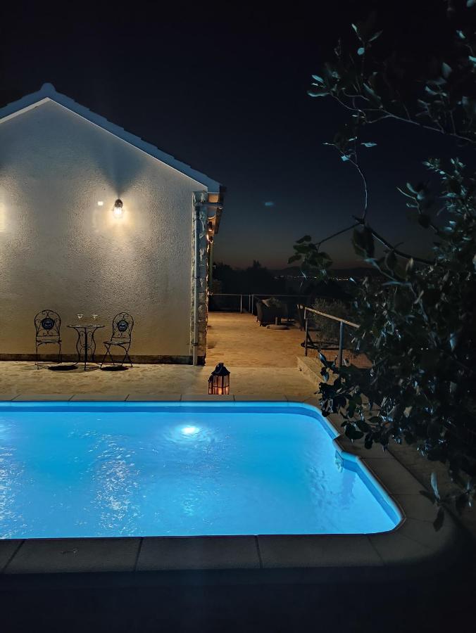 Secluded Holiday Home Heritage Postira Εξωτερικό φωτογραφία